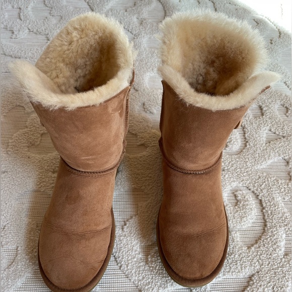 Bailey Button UGG - Women’s Size 10 - Picture 4 of 4